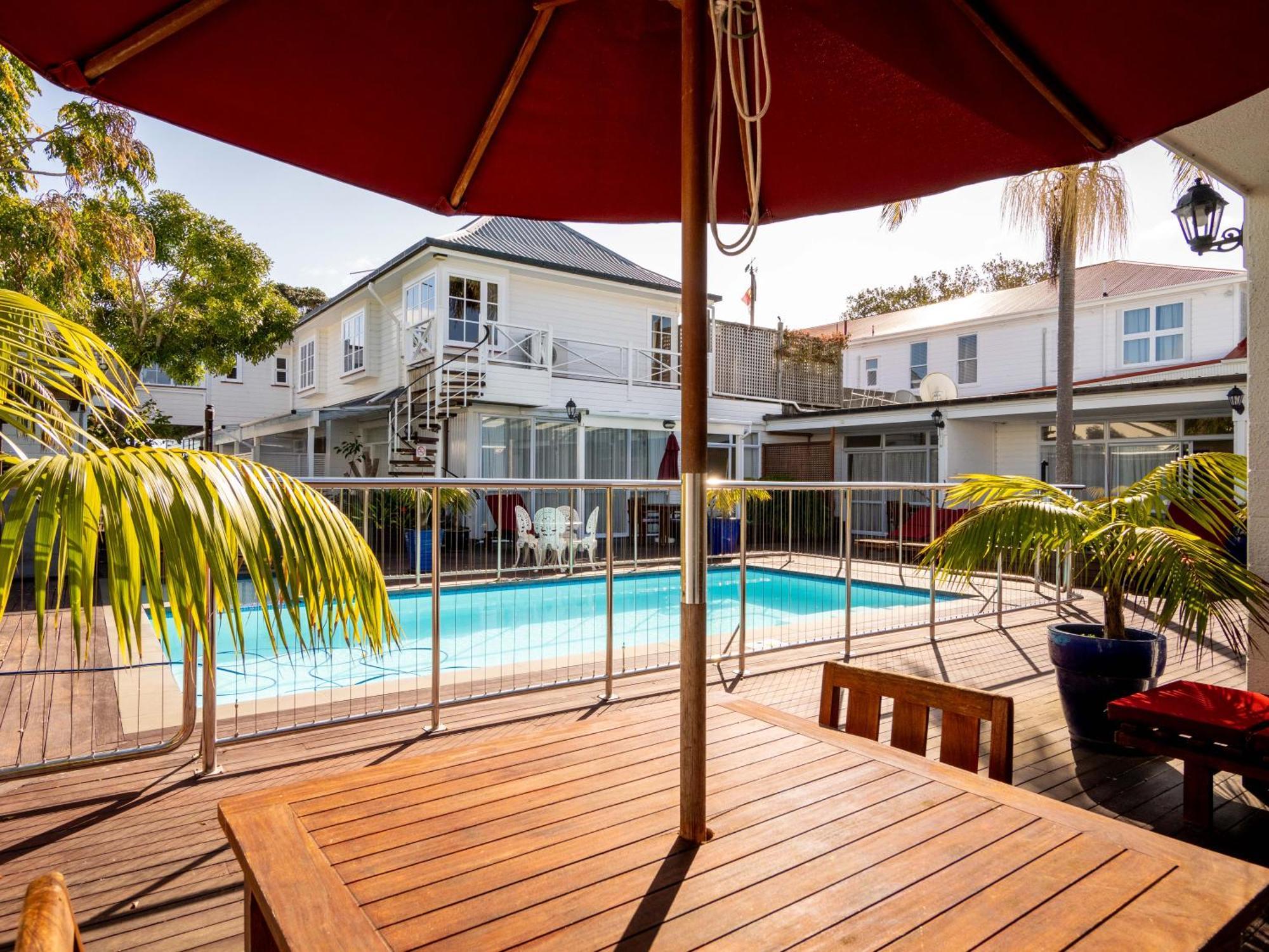 Commodores Lodge Russell Ngoại thất bức ảnh