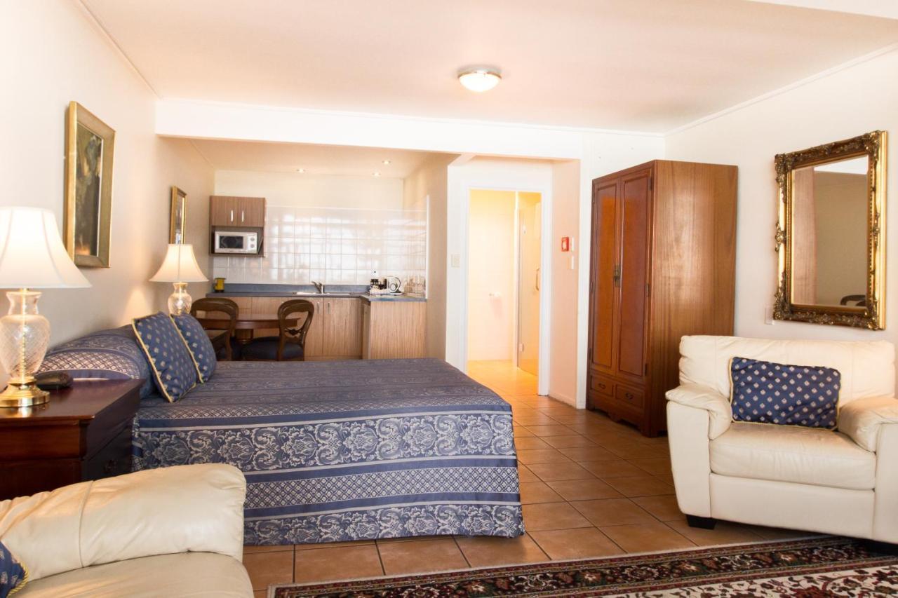 Commodores Lodge Russell Ngoại thất bức ảnh