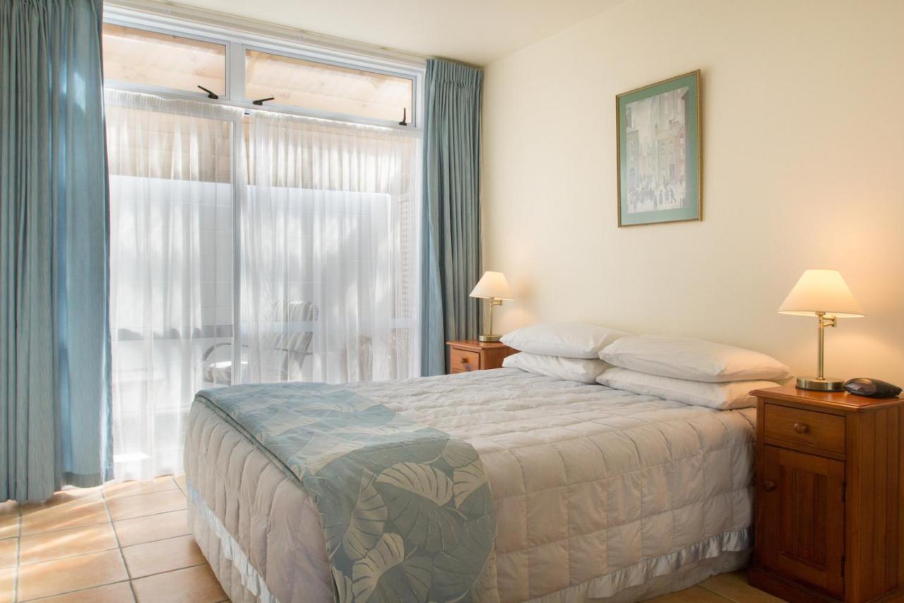 Commodores Lodge Russell Ngoại thất bức ảnh